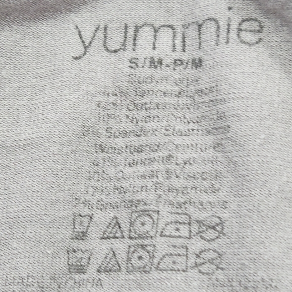 Yummie- Seamlessly Shaped Convertible Camisole; Size: S/M - Picture 8 of 12